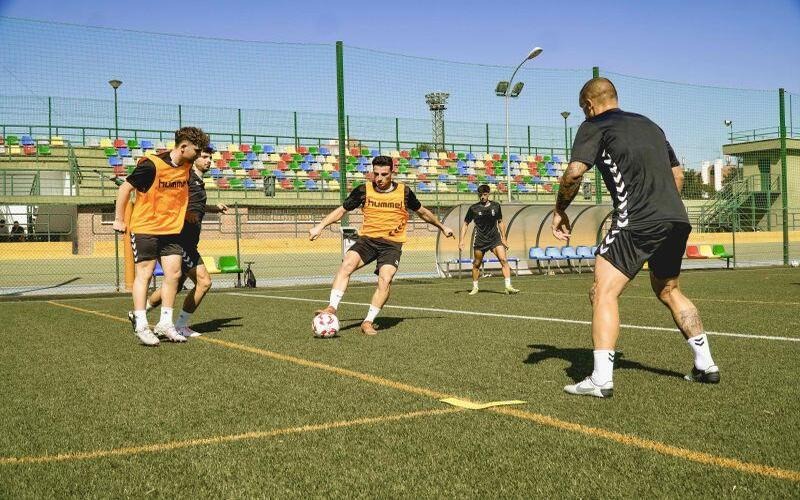 Basic Soccer Techniques: An Effective Training Guide for Beginners 3 image 2